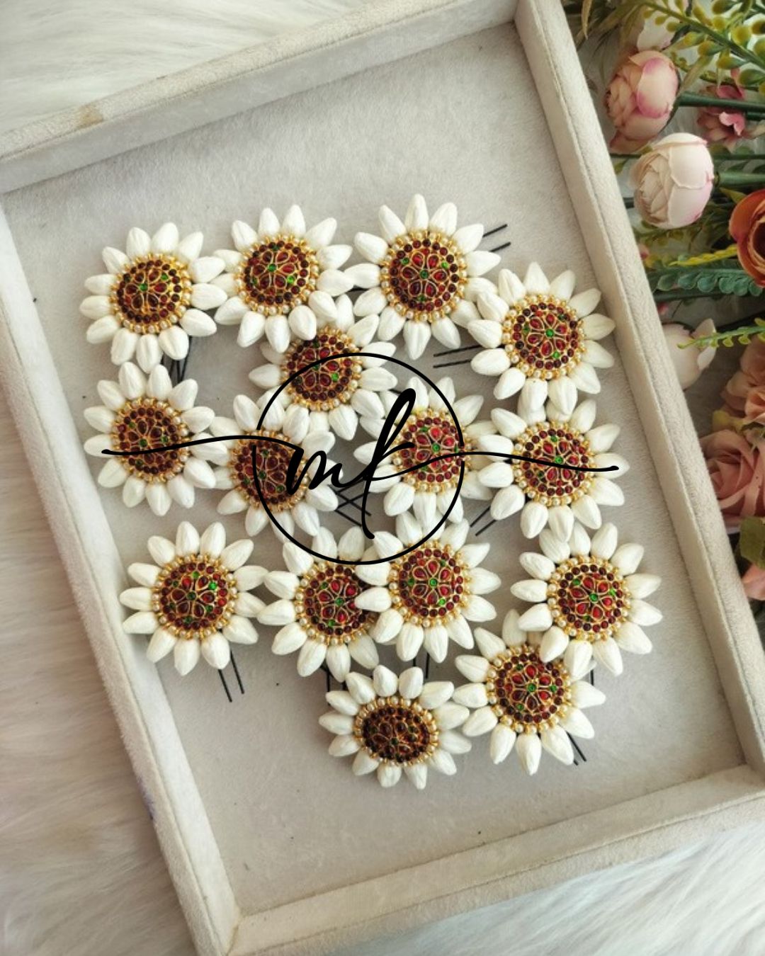Mottu Malli + Kemp Hair Brooch ARFL Return Gift Combo