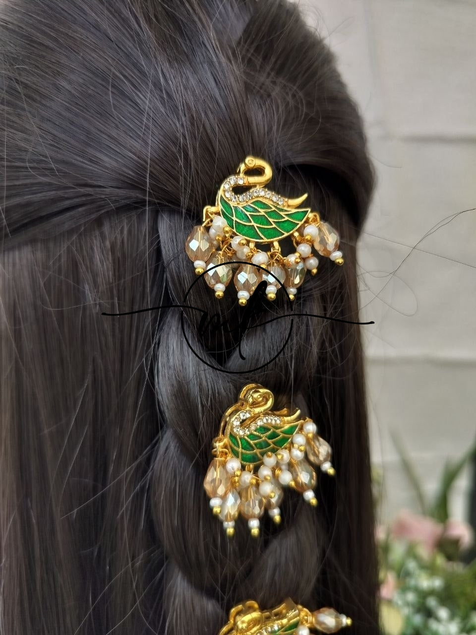 Glorious Green Swan Hair hook