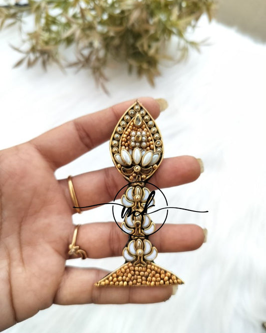Golden White Vel Hair Brooch/Saree pin
