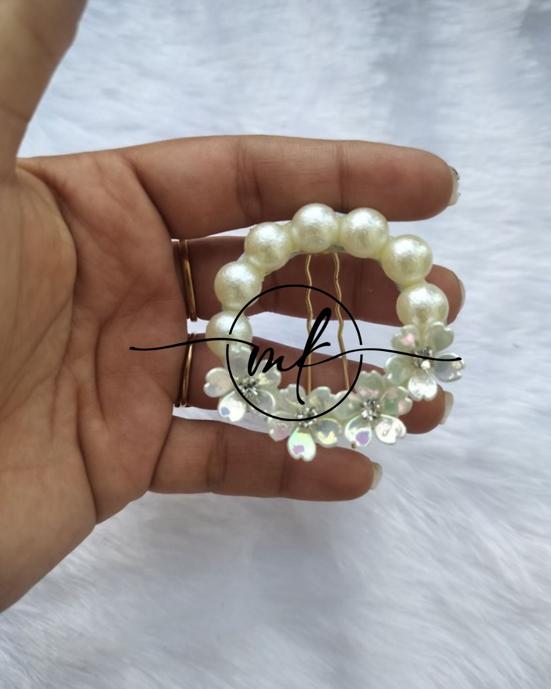 Sheala white pearl Hair Brooch