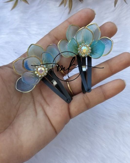 Shea Transparent Blue Tic tac Clip