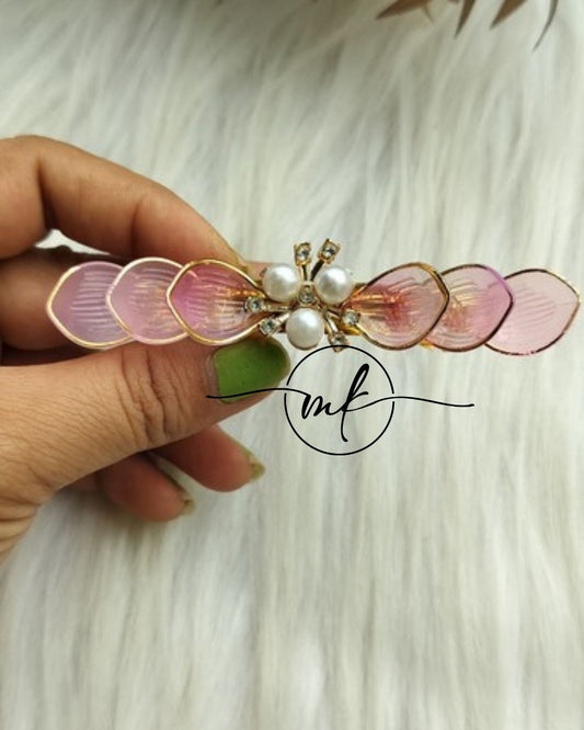 Siya pale Pink Center clip