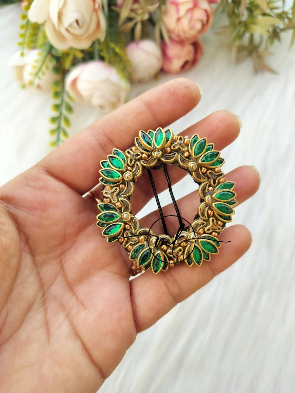Lara Dark green Lotus hair Brooch