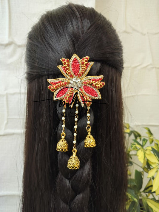 LILIUM Red Hair Brooch