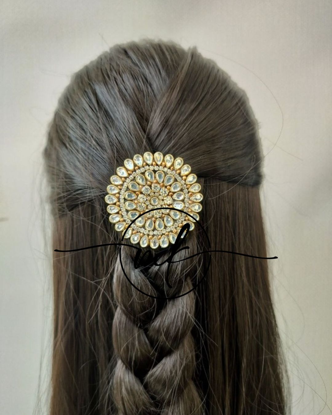 Rini White Big Hair brooch