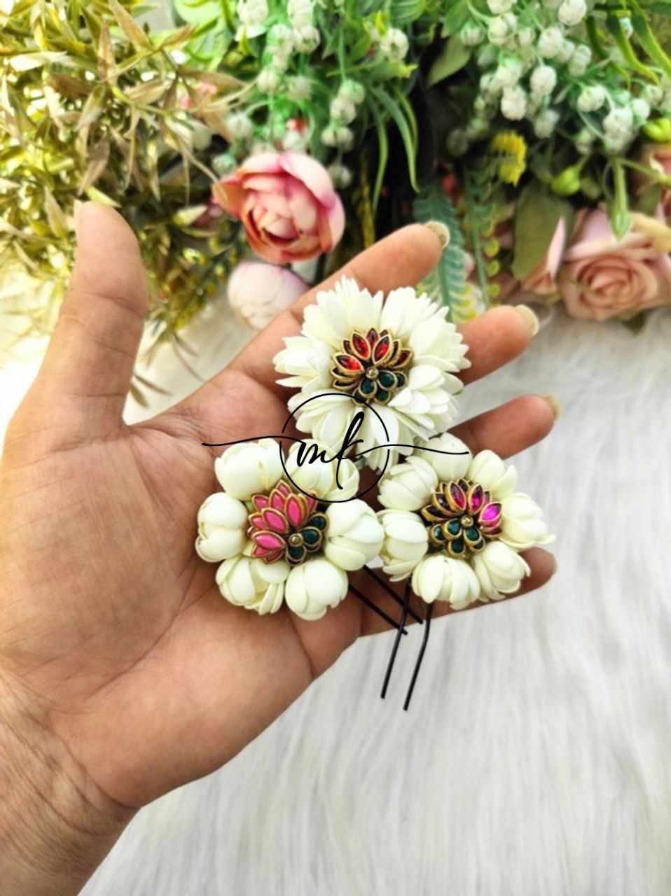 LIA Floral Alligator clip - ARFL Return gift Combo - mix of Flowers as per Picture