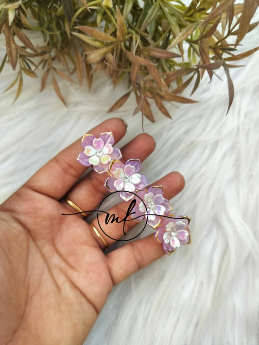 Fancy Lavender Flower Center Clip