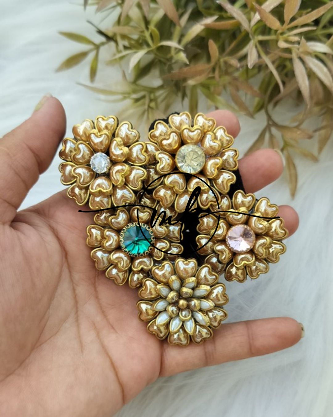 Golden Kundan Hair Brooch