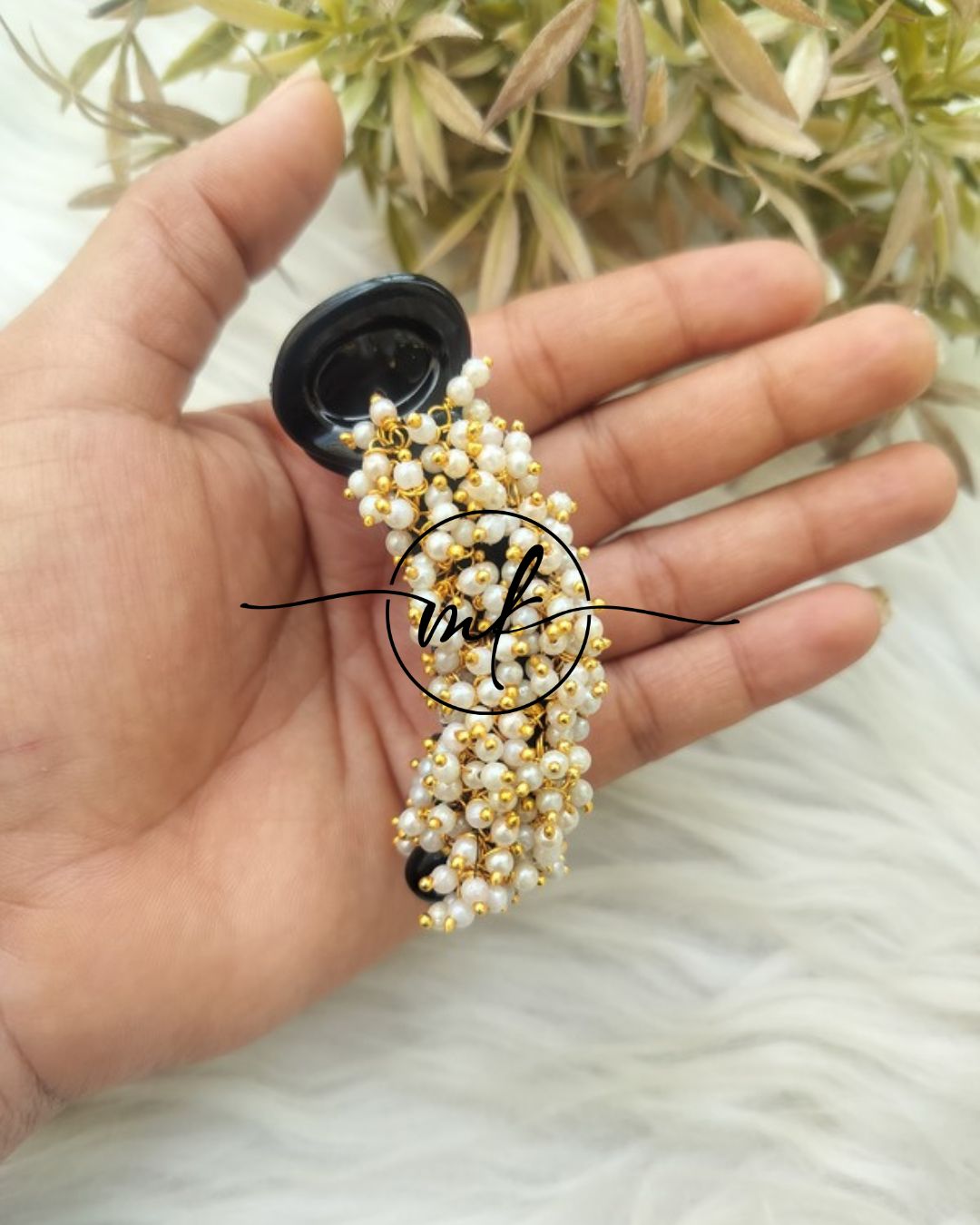 Pearl Banana clip - V type