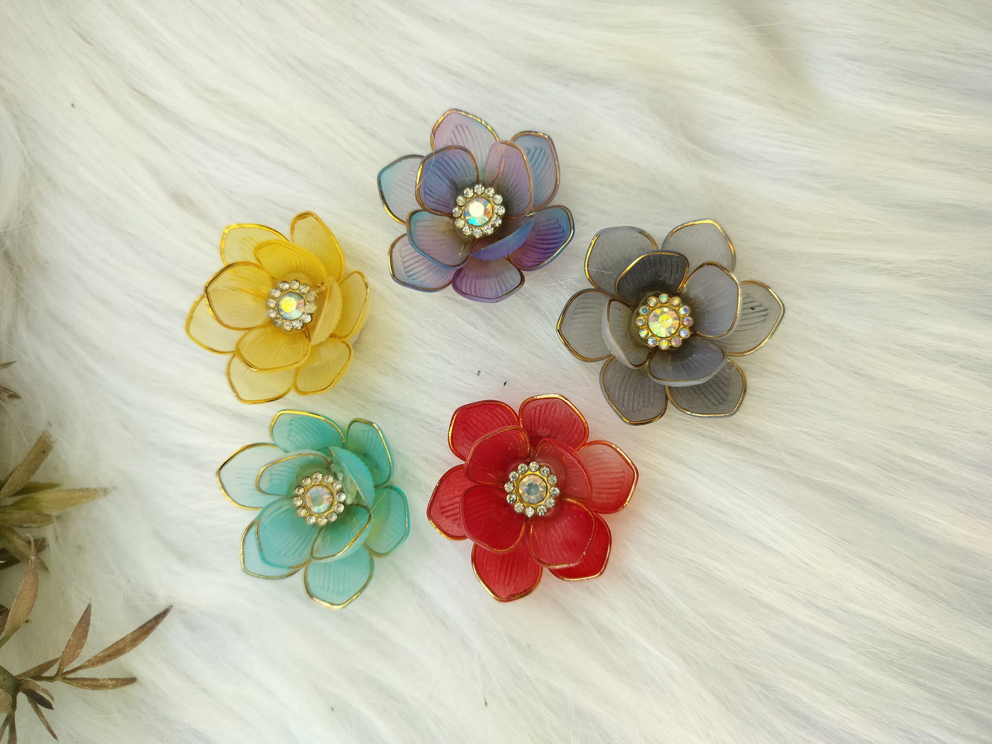 Shea flower Hair Brooch/ Hair ties