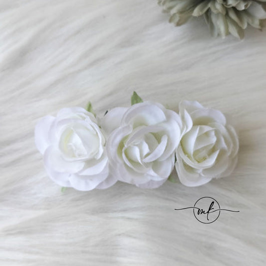 White Floral Center clip