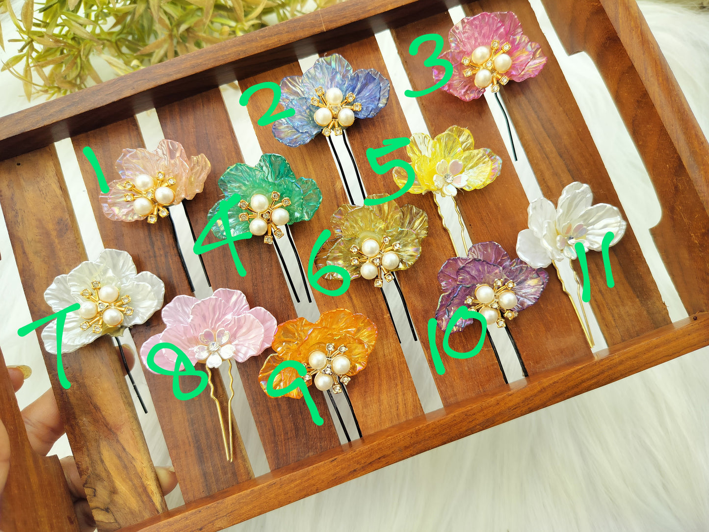 Shea Half Flower BROOCH