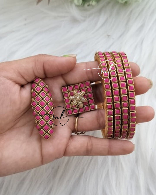 Pink Kundan bangle Combo - 4 bangles+Saree pin+Hair Ties