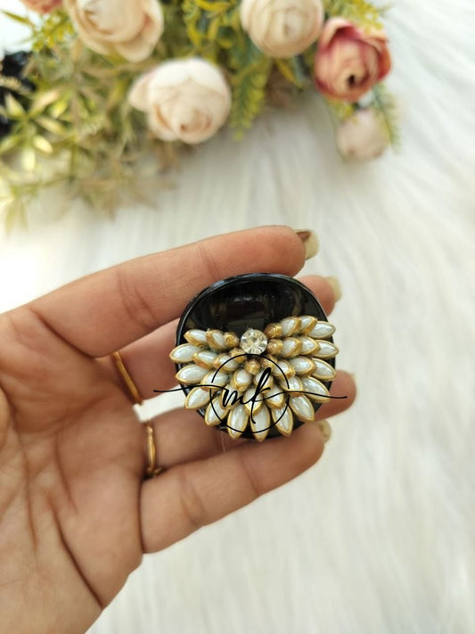 Sunflower White Kundan Claw