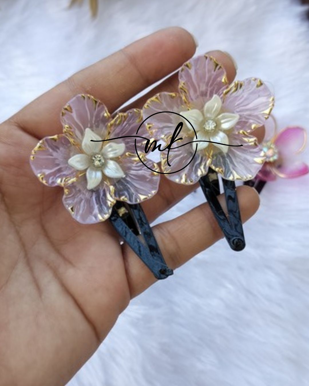 Shea Transparent pink Tic tac Clip