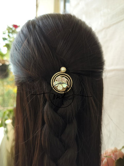NEO14 Novuelle Contemporary Gold Floral Hair hook