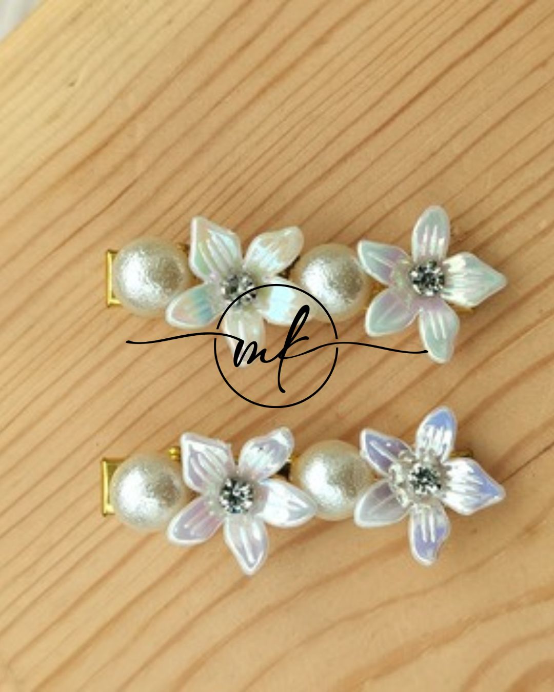 White Floral Alligator Clip