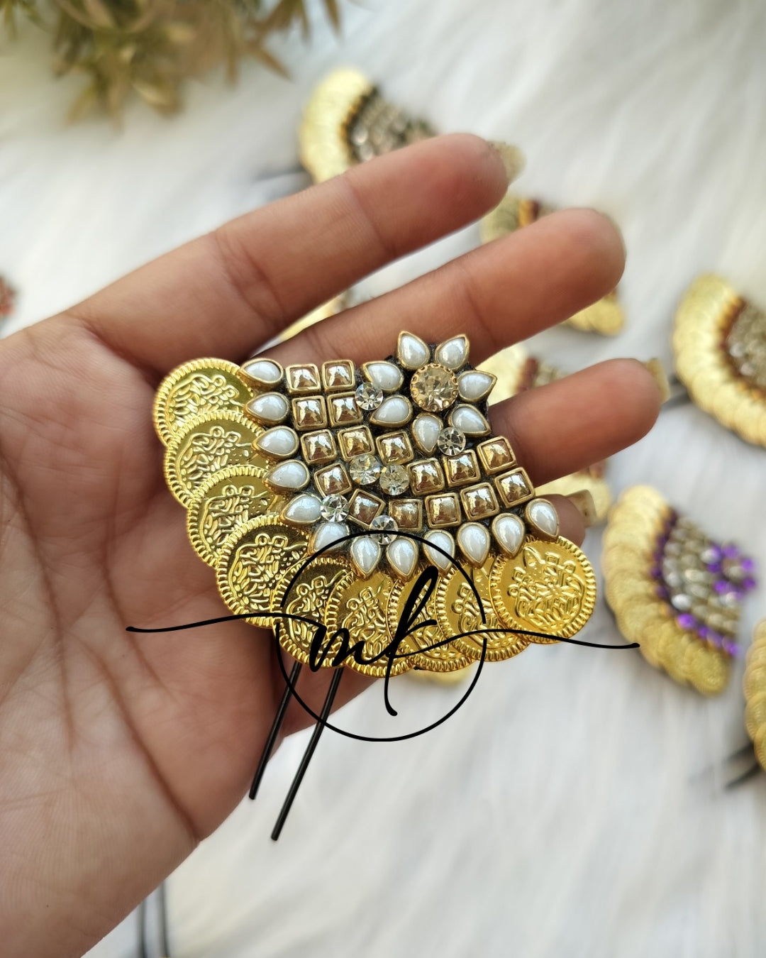 Hora white Gold WD Hair Brooch