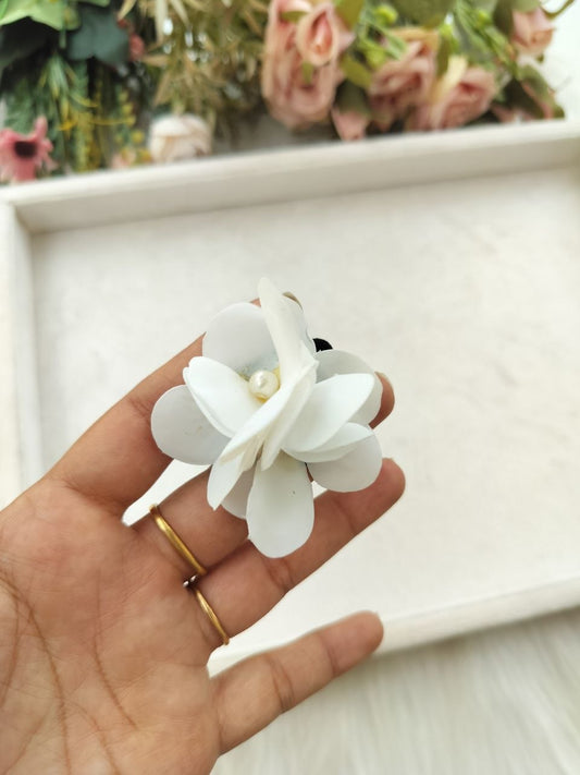 White Hydra Rose Floral Alligator clip