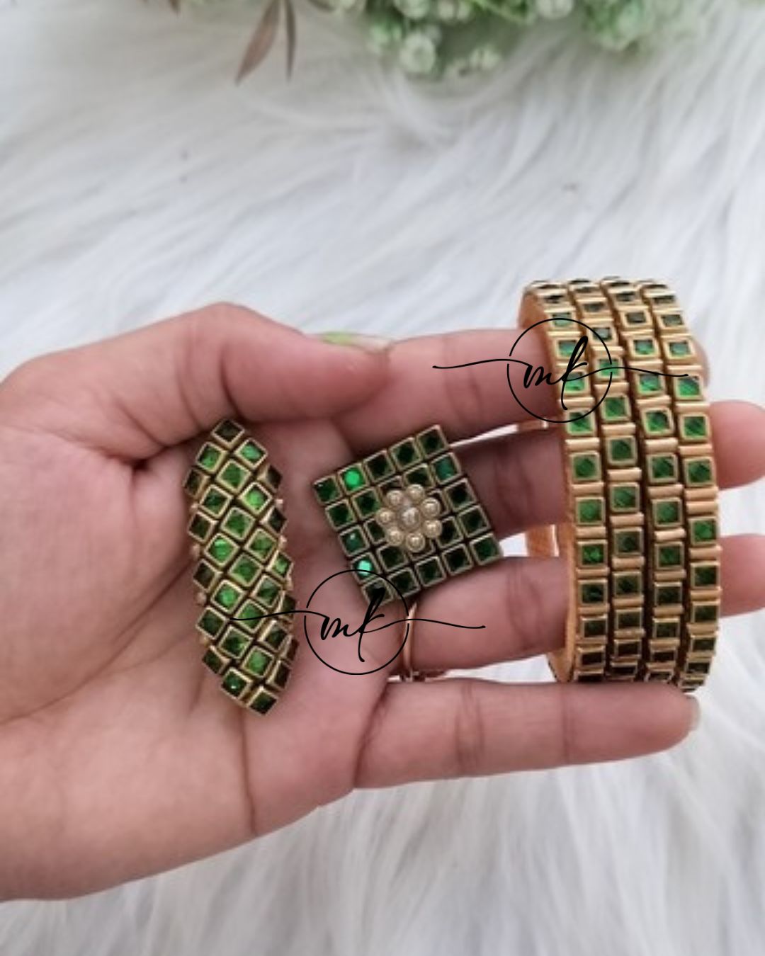 Green Kundan bangle Combo - 4 bangles+Saree pin+Hair Ties