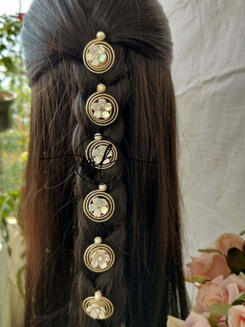 NEO14 Novuelle Contemporary Gold Floral Hair hook