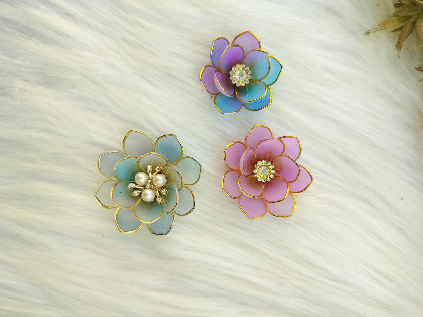 Shea flower Hair Brooch/ Hair ties