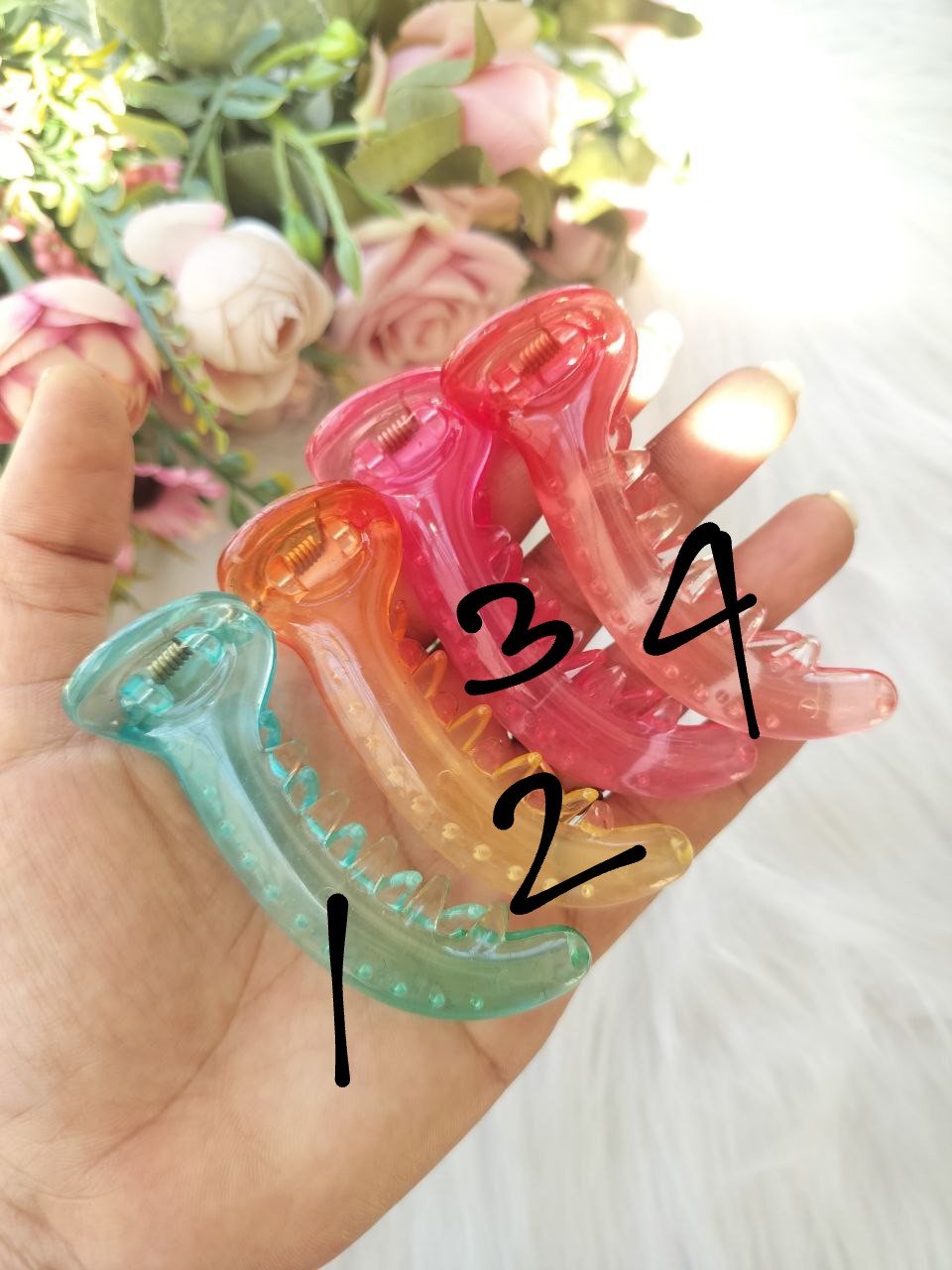 Transparent banana clip - V type