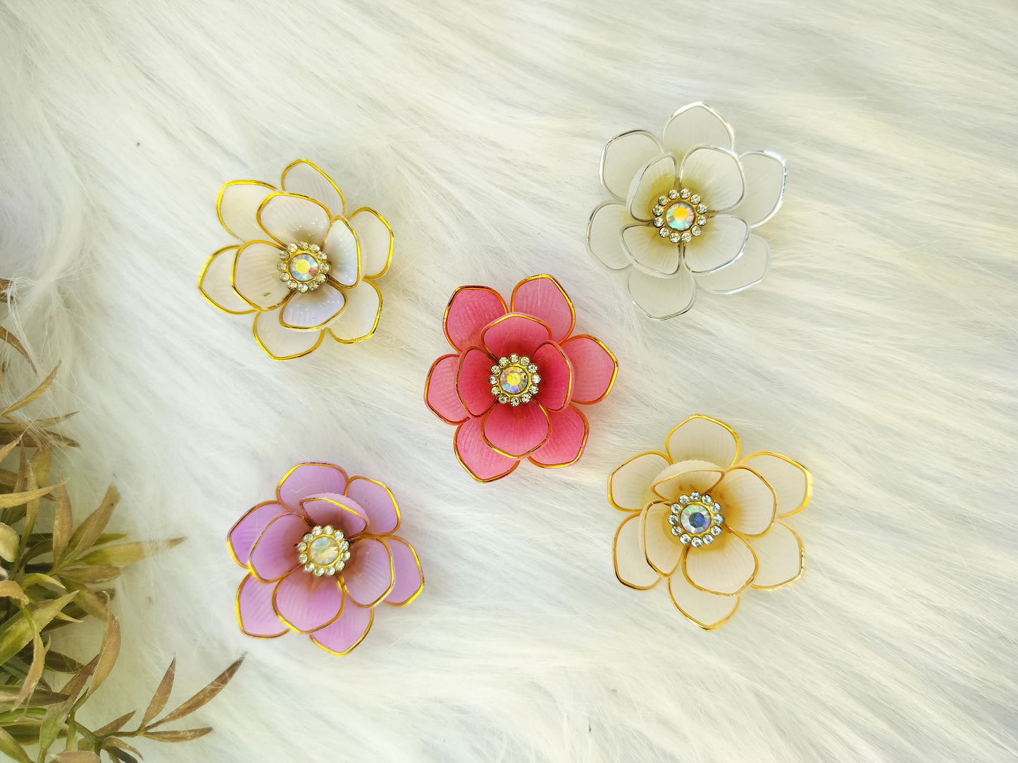 Shea flower Hair Brooch/ Hair ties