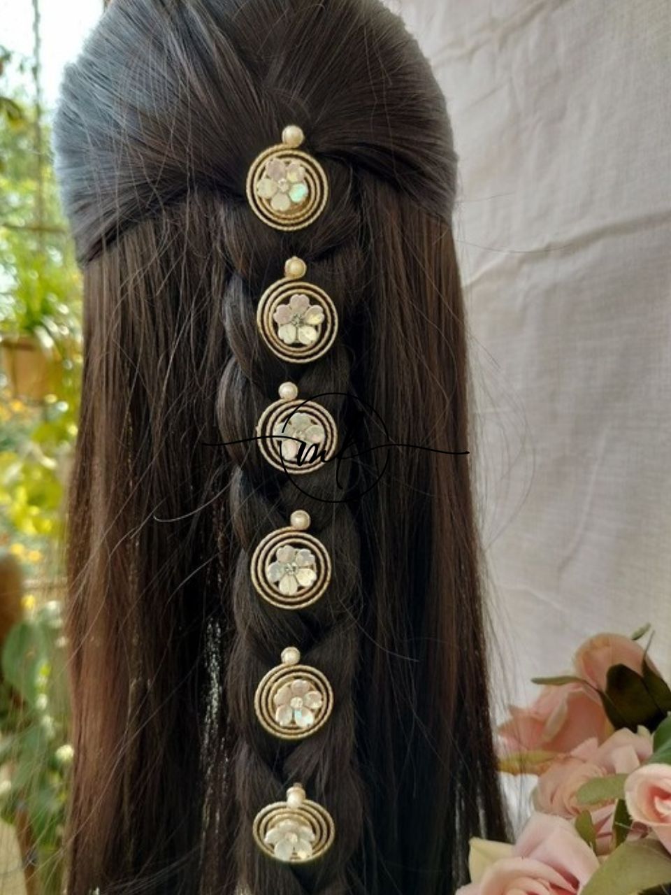 NEO14 Novuelle Contemporary Gold Floral Hair hook