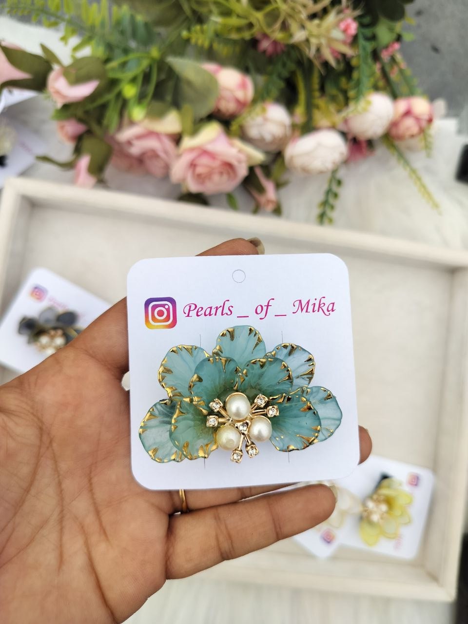 Sea Blue Shea Half Flower Alligator clip