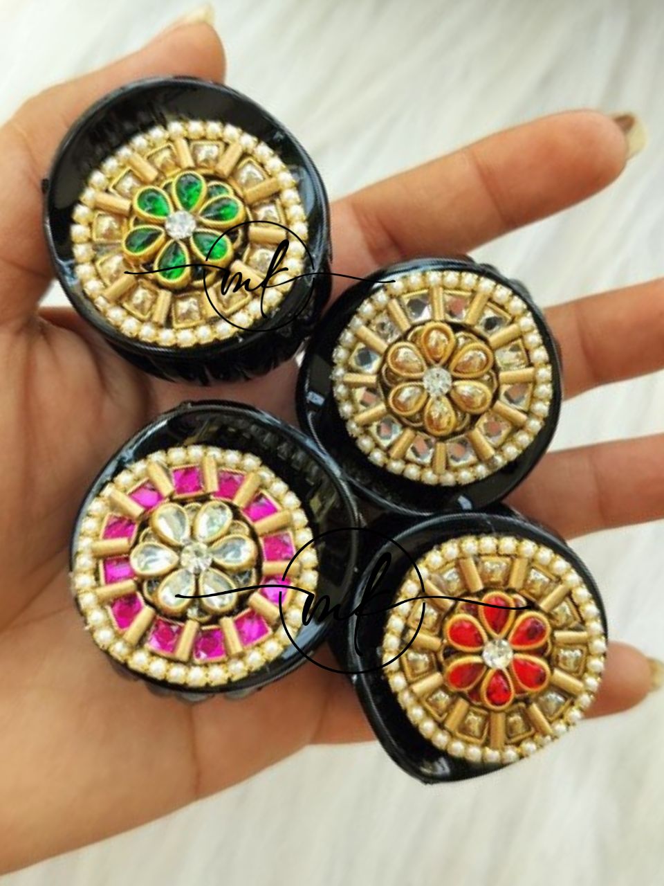 Spire Kundan Claw