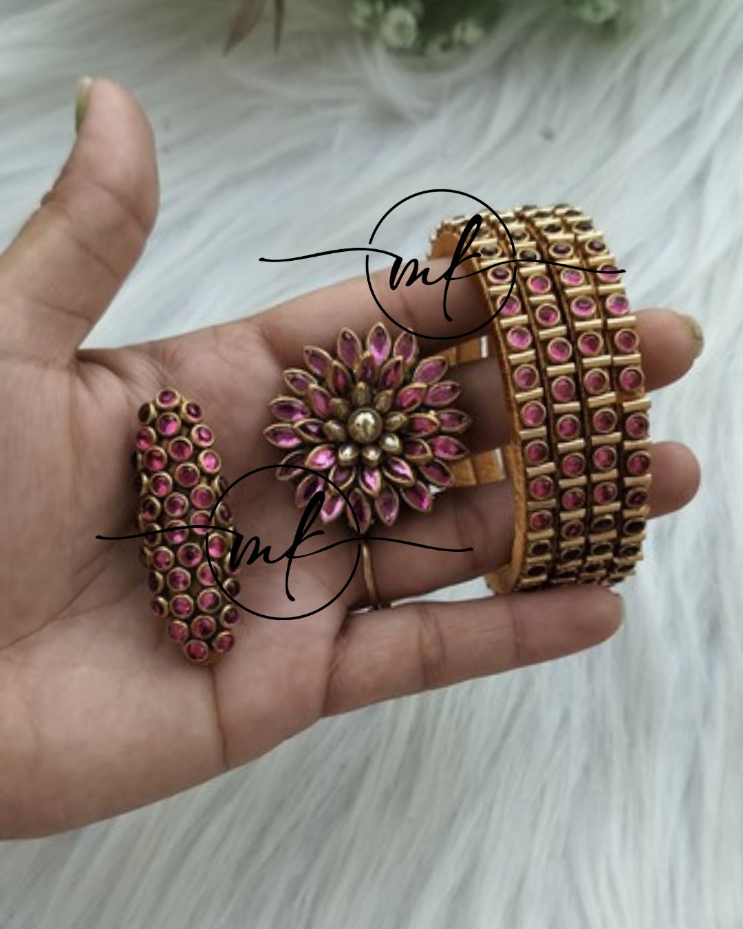 Pink Kundan bangle Combo - 4 bangles+Saree pin+Hair Ties