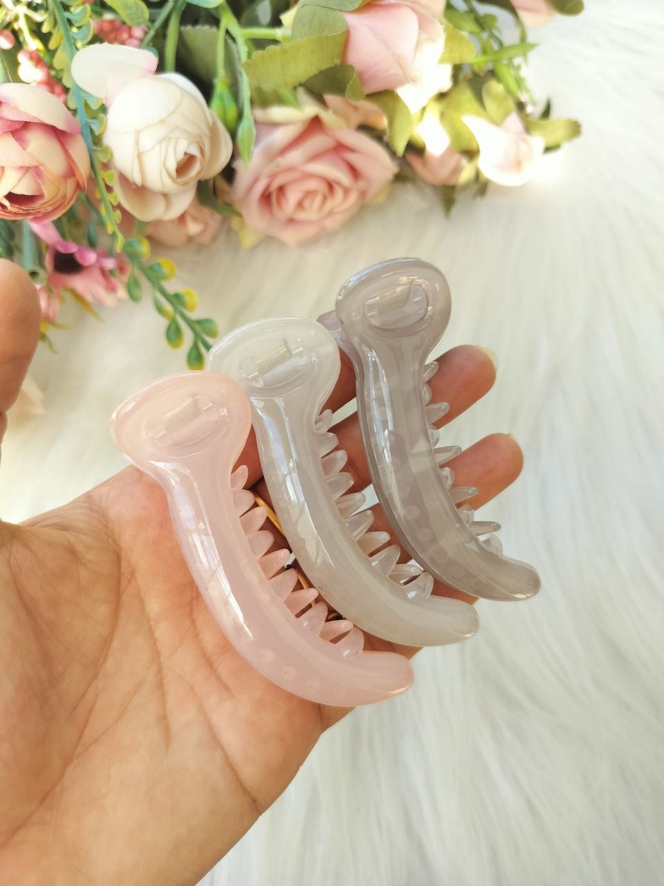 Matt Transparent banana clip - V type
