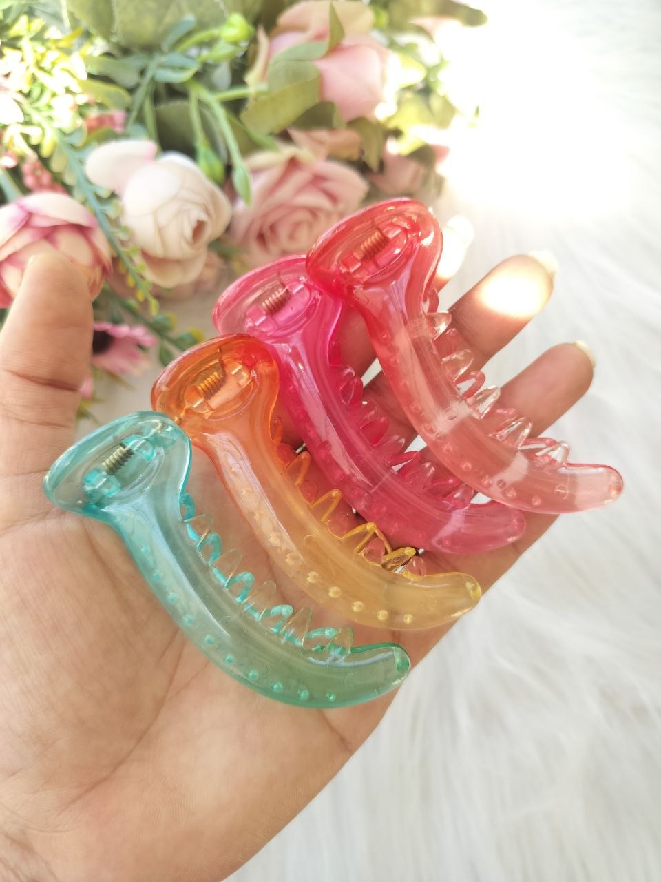 Transparent banana clip - V type