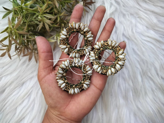 White Lara Hair Brooch Return gift Combo
