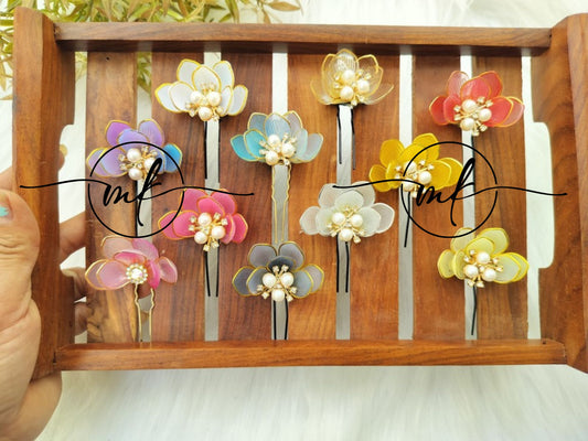 Shea Half Flower BROOCH