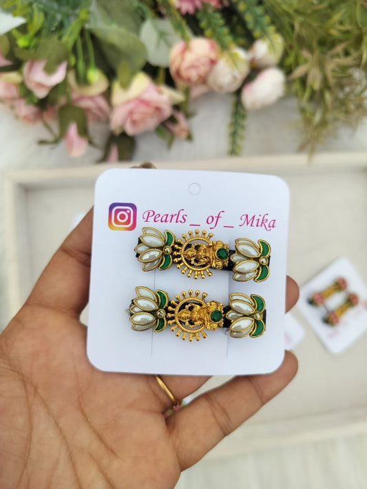 White Lotus Lakshmi Alligator Clip - 1 pair