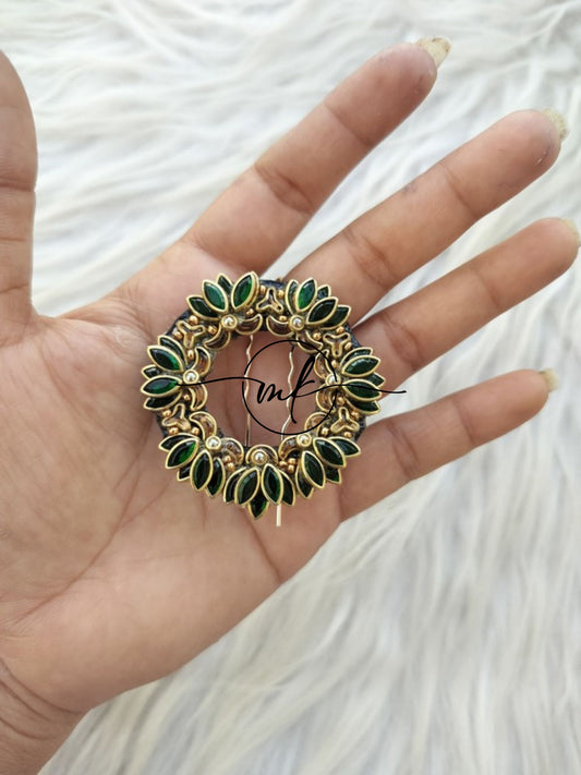 Lara Dark green Lotus hair Brooch