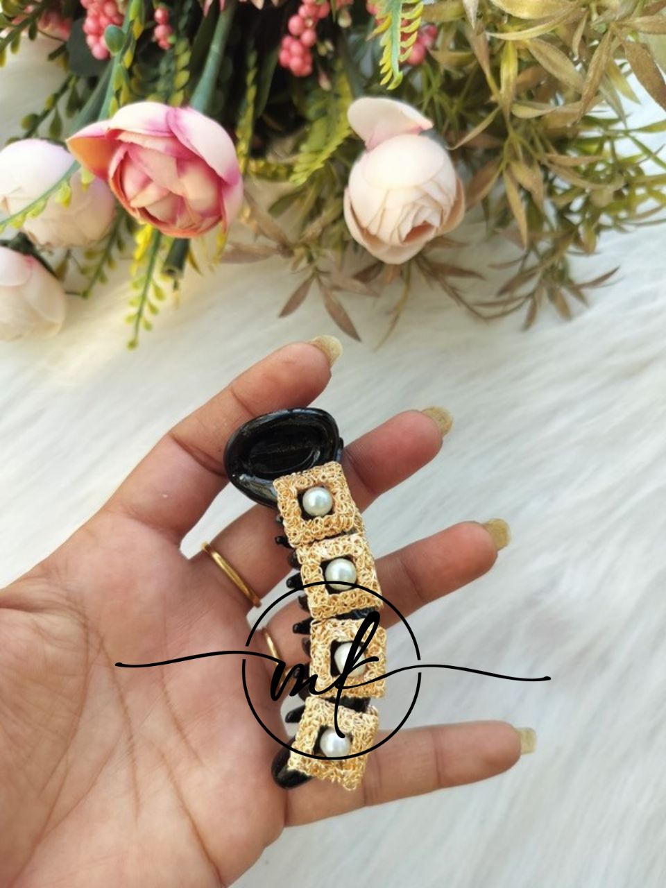 Golden square Banana clip - V type