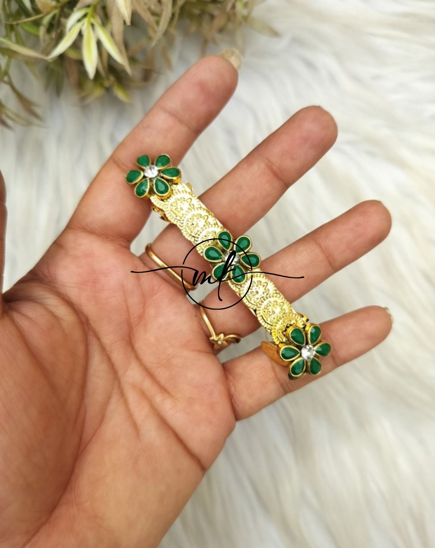 Green Flower Coin Center Clip
