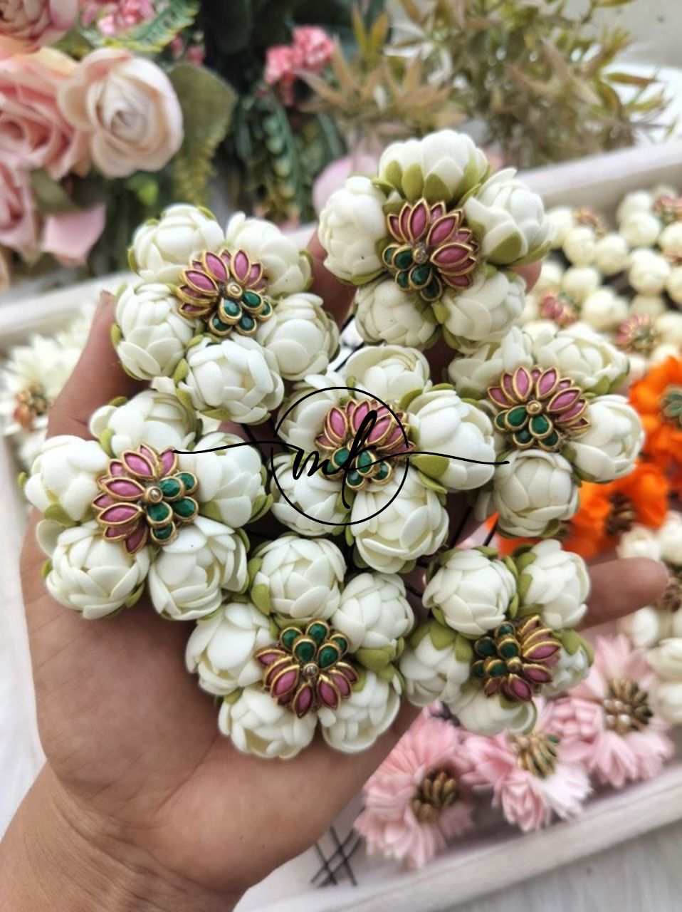 LIA Small Malli Hair Brooch - ARFL Return gift Combo