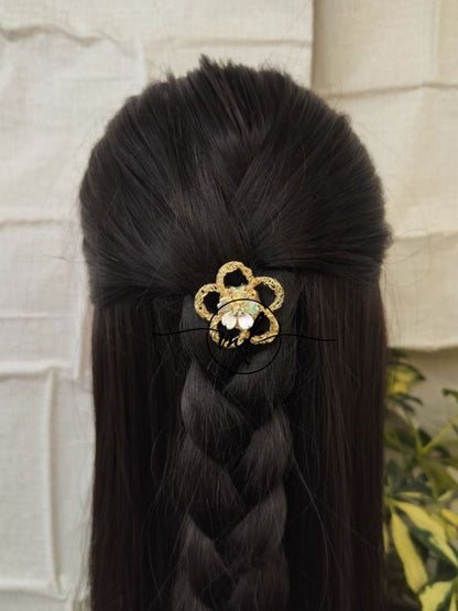 NEO12 Novuelle Contemporary Gold Floral Hair Brooch