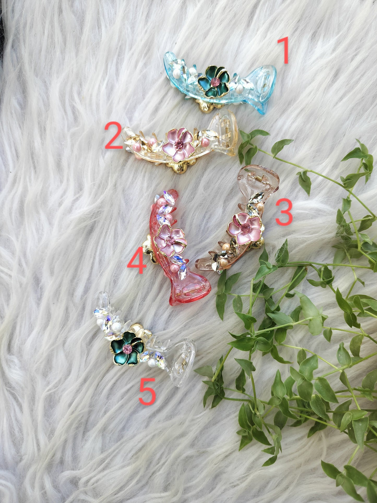 Transparent Finish Banana clips- Mid Size - V type