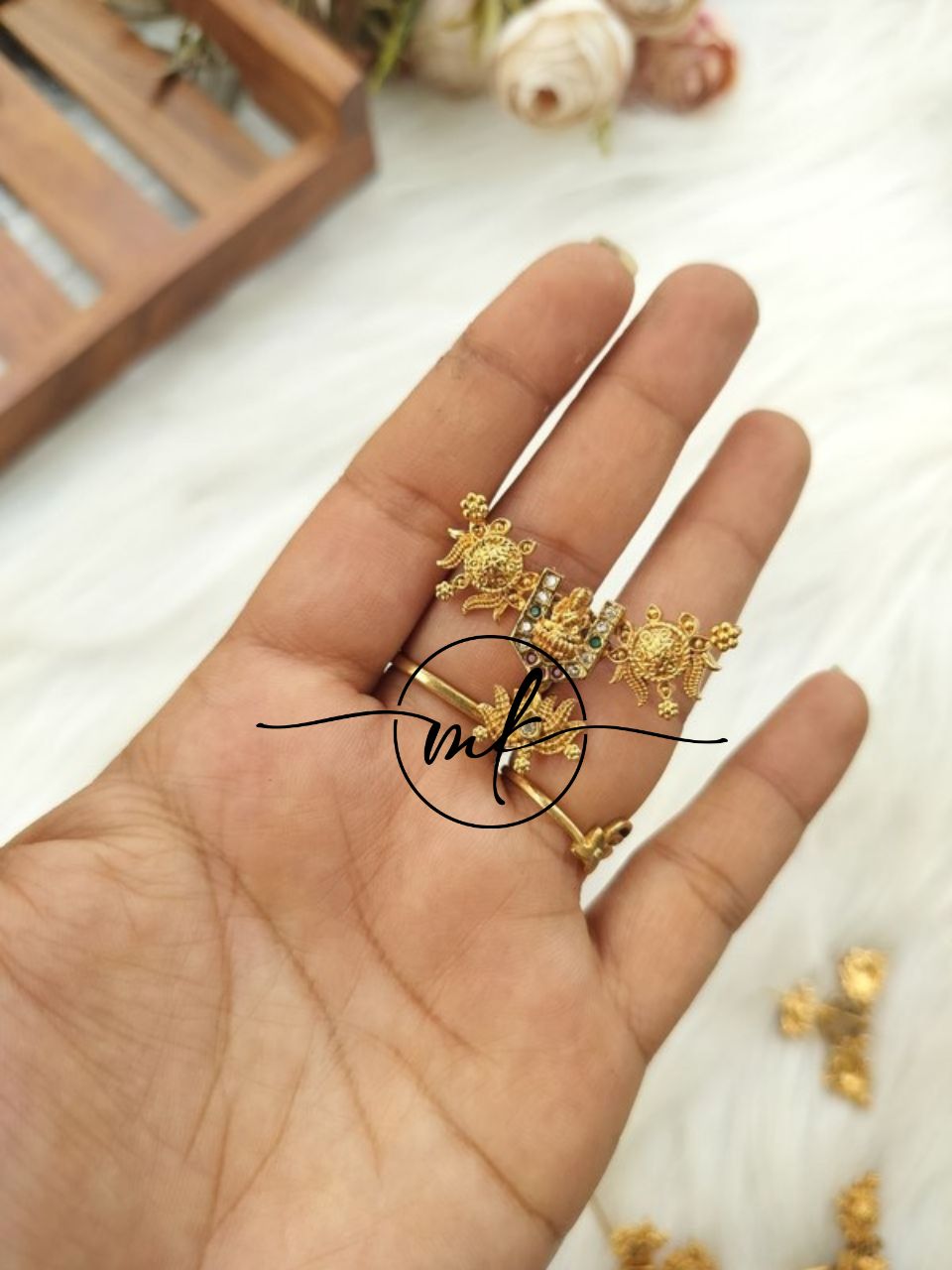 Divine PERUMAL Hair hook