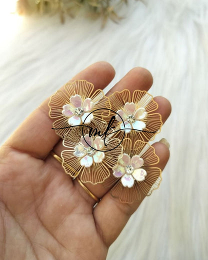 NEO23 Novuelle Contemporary Gold Floral Hair hook
