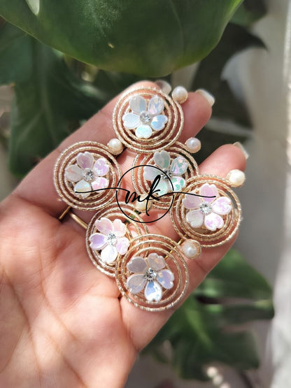 NEO14 Novuelle Contemporary Gold Floral Hair hook